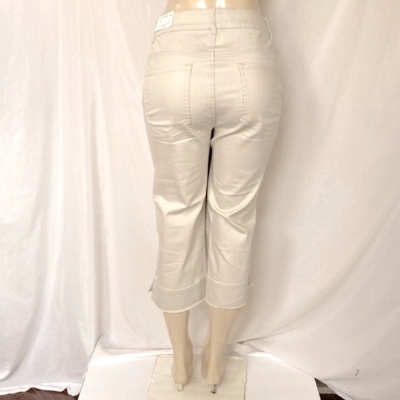 Westbound Woman The Fit Formula Kick Flare Capri Jeans Size 18W Frayed Hems NWT - Picture 7 of 9
